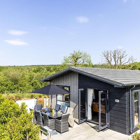 Lilac Lodge, 22 Roadford Lake Lodges 리프턴 외부 사진