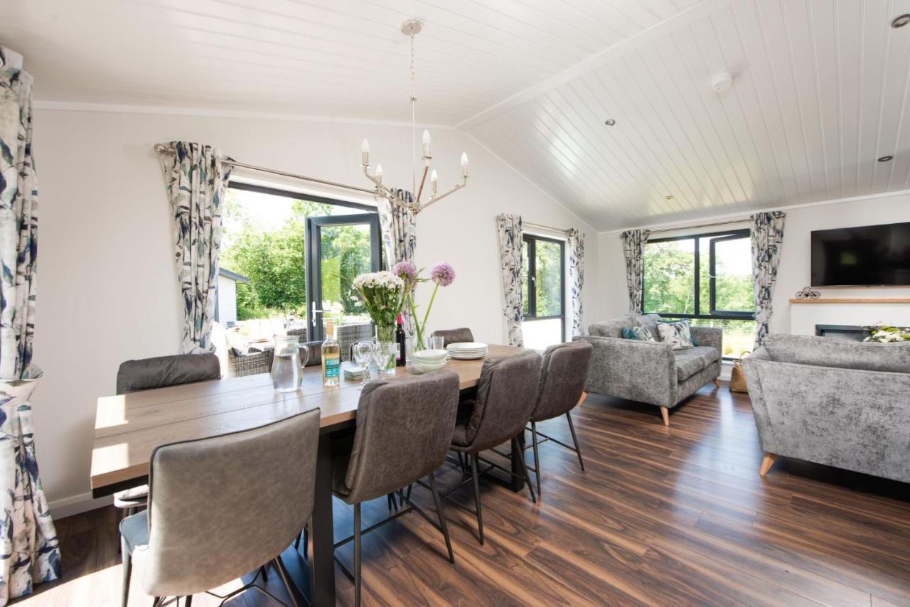 Lilac Lodge, 22 Roadford Lake Lodges 리프턴 외부 사진