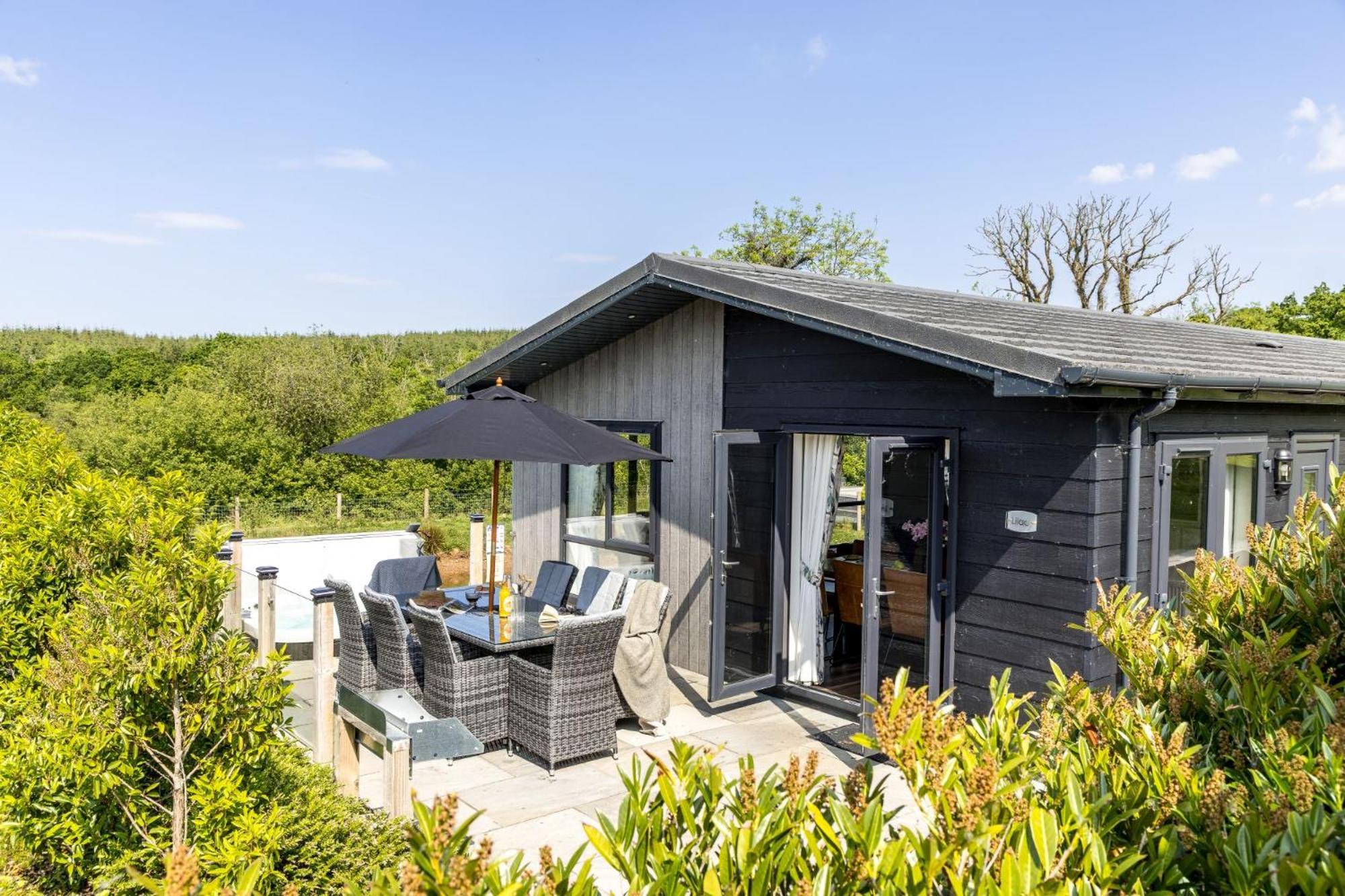 Lilac Lodge, 22 Roadford Lake Lodges 리프턴 외부 사진