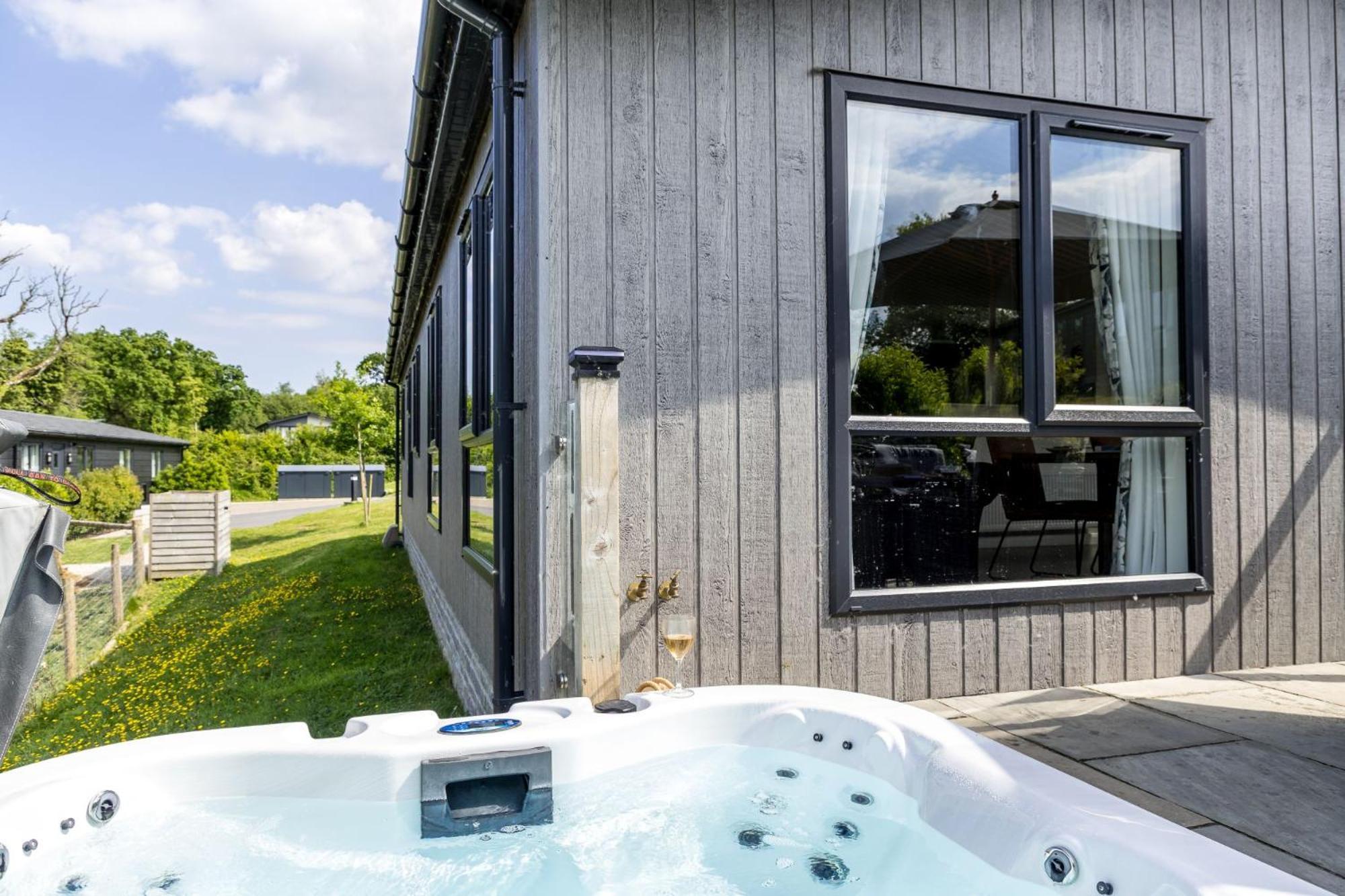 Lilac Lodge, 22 Roadford Lake Lodges 리프턴 외부 사진