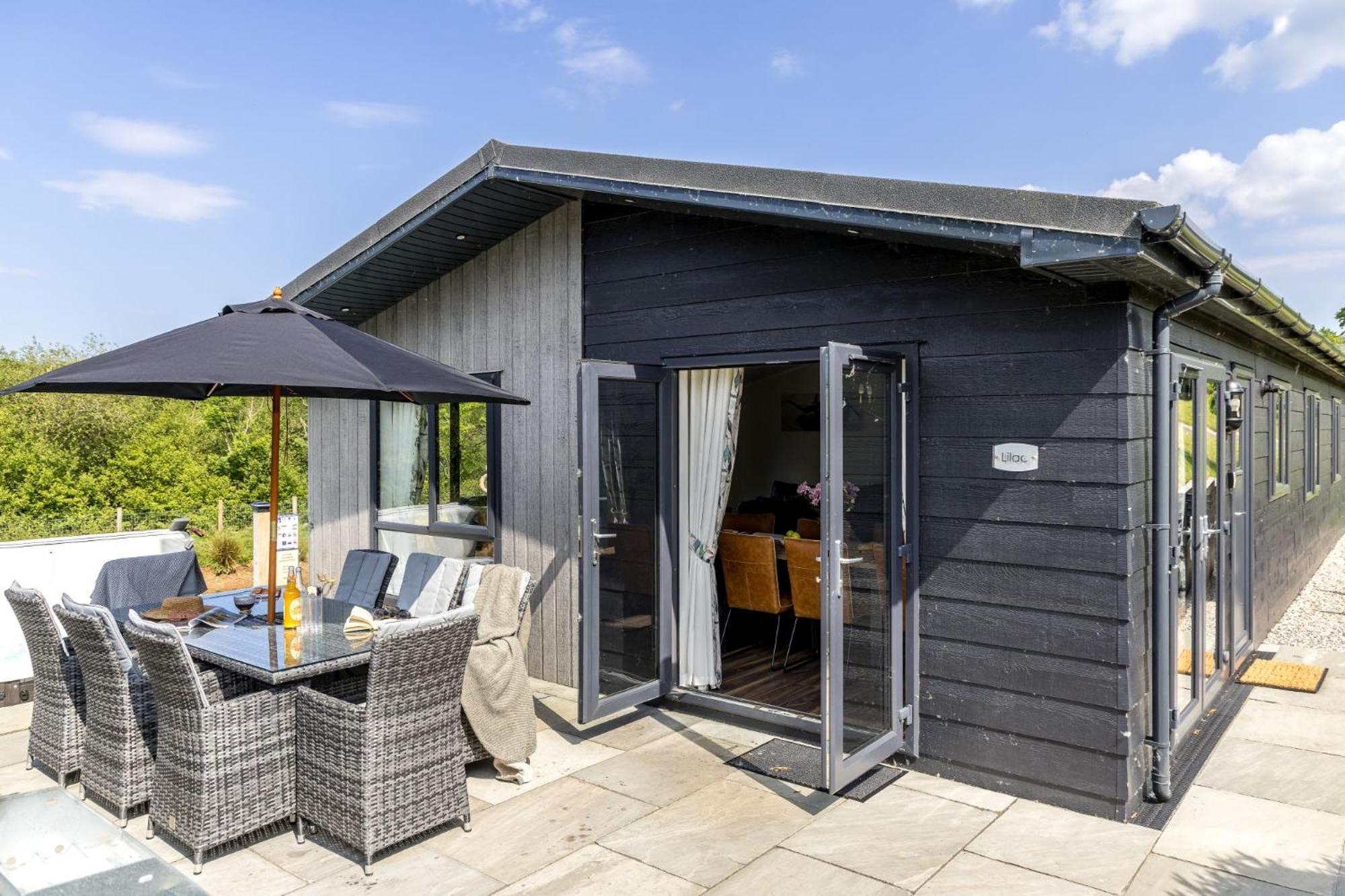 Lilac Lodge, 22 Roadford Lake Lodges 리프턴 외부 사진