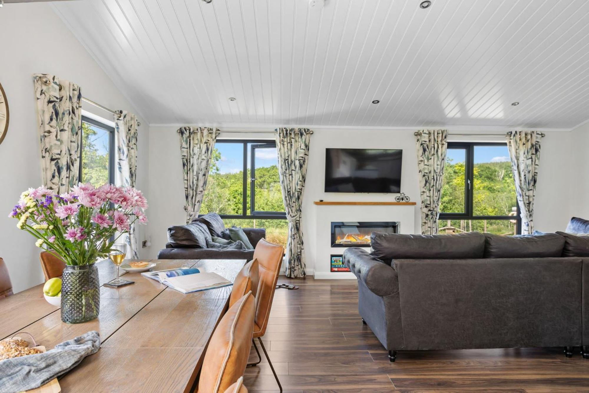 Lilac Lodge, 22 Roadford Lake Lodges 리프턴 외부 사진